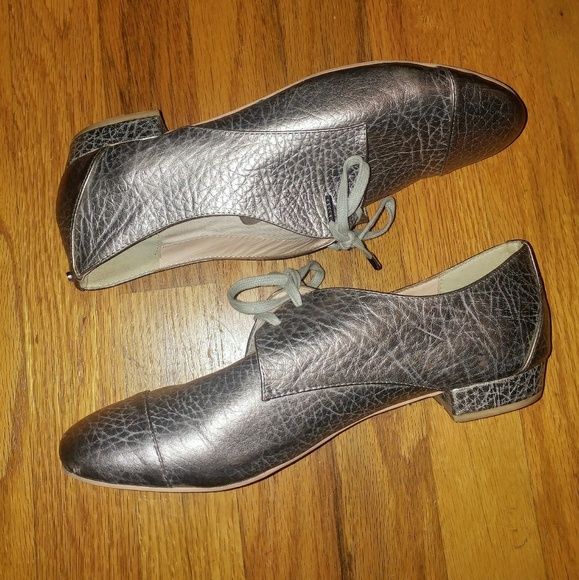 Stunning Ted Baker Distressed Gold Oxfords! 7.5 - Picture 2 of 6